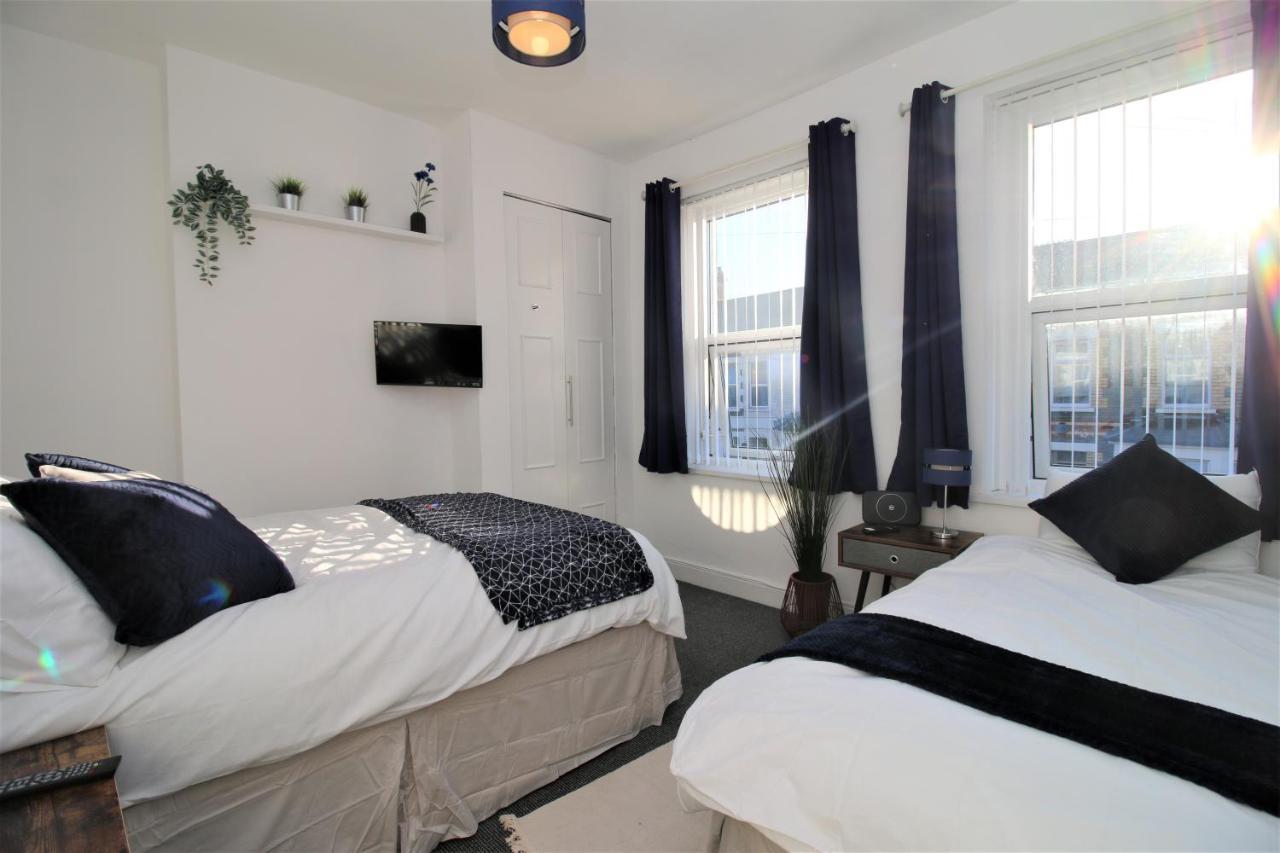 Three Bedroom Townhouse - Free Local Parking - By Property Promise Cardiff Ngoại thất bức ảnh