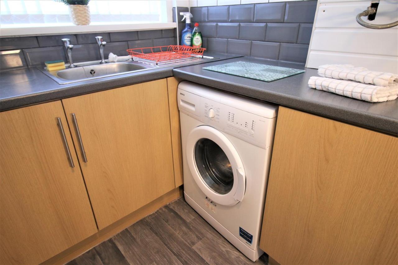 Three Bedroom Townhouse - Free Local Parking - By Property Promise Cardiff Ngoại thất bức ảnh