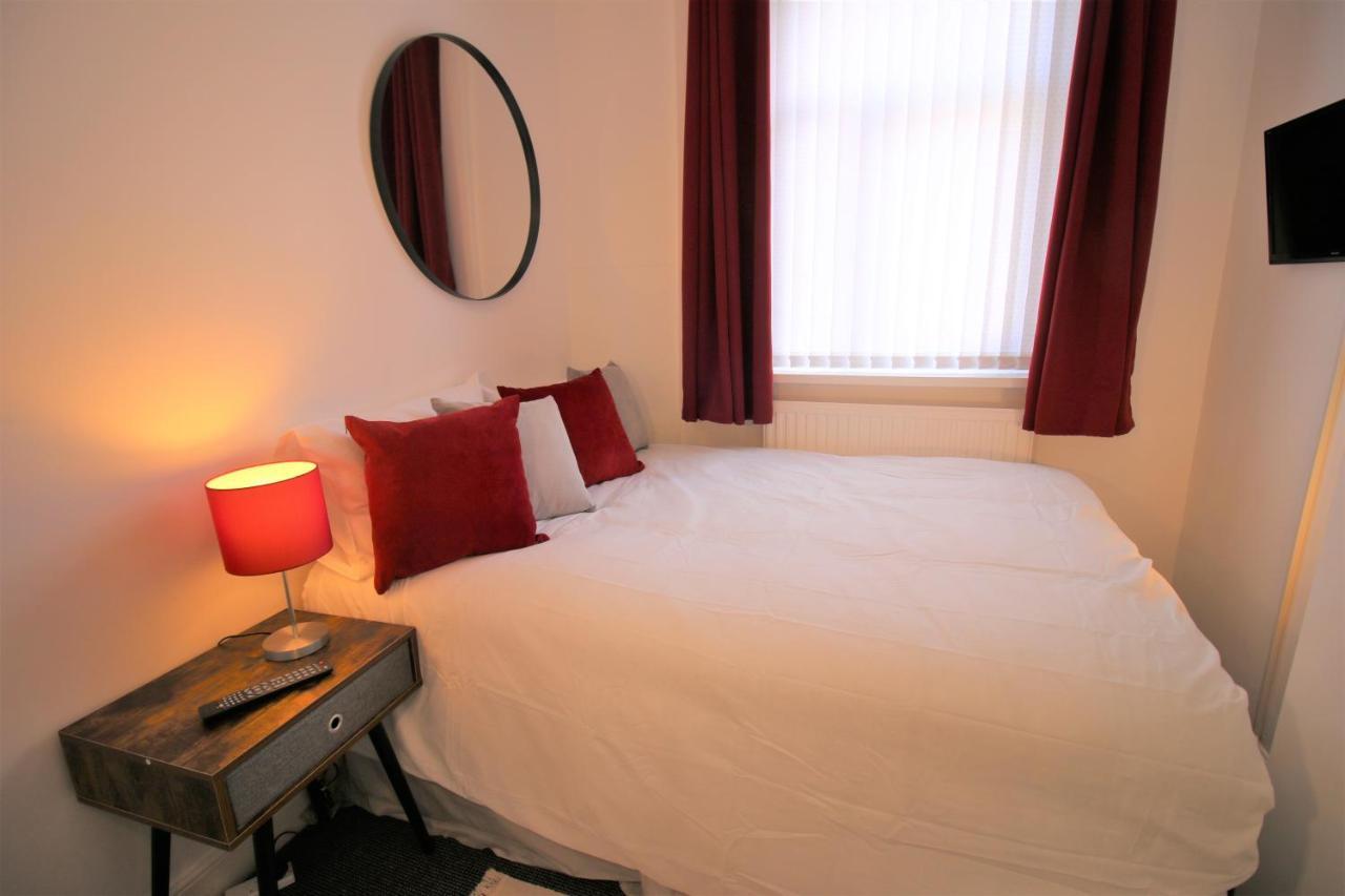 Three Bedroom Townhouse - Free Local Parking - By Property Promise Cardiff Ngoại thất bức ảnh