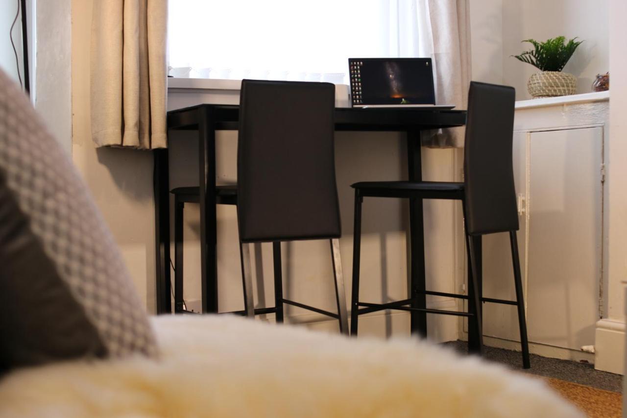 Three Bedroom Townhouse - Free Local Parking - By Property Promise Cardiff Ngoại thất bức ảnh